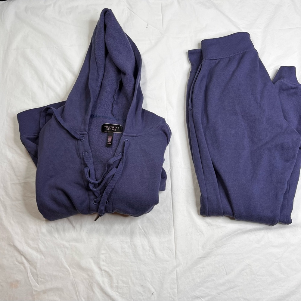 Victoria's Secret  Full Zip Hoodie L & jogger Gift Set Sz Medium Purple L071022